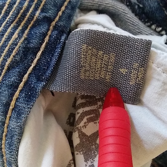 Classic Denim Lightwash Boot-Cut Fit Jeans - Picture 8 of 10